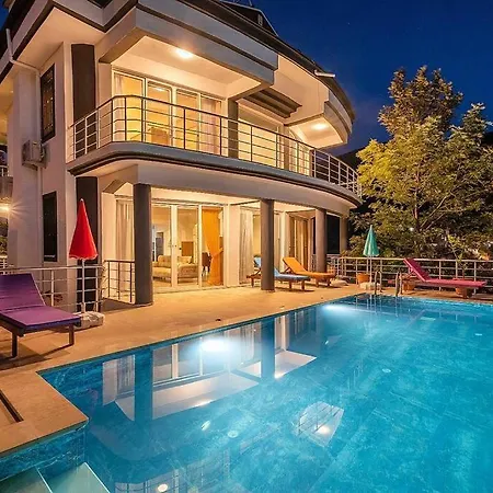 Sessiz Sakin Manzarali Sauna Ve Jakuzili,muestakil Havuzlu Βίλα